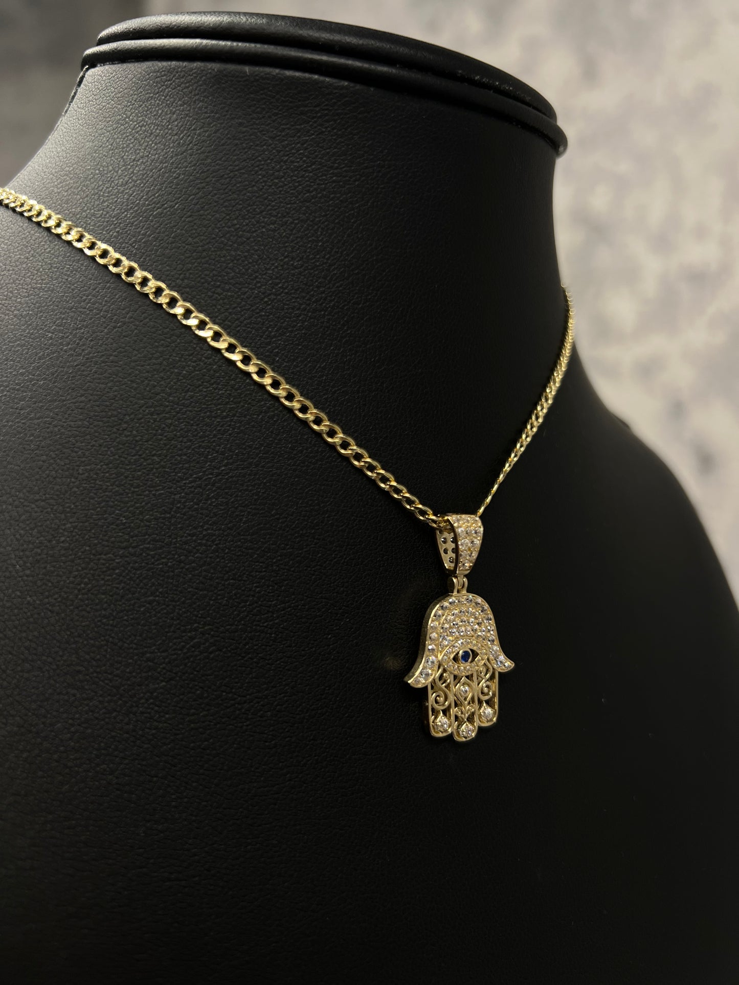 14k HOLLOW CUABAN CHAIN WITH HAMSA PENDANT