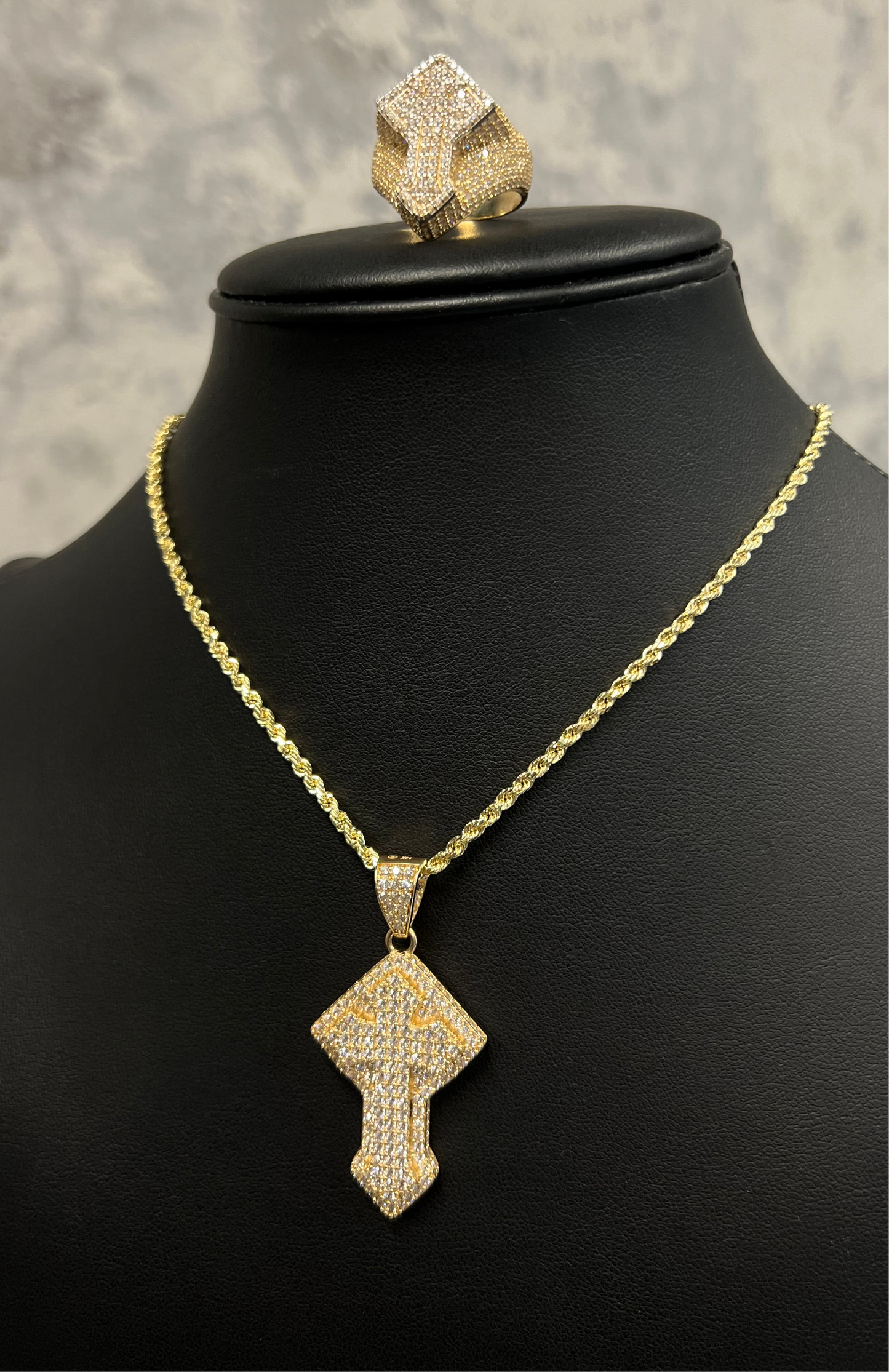 14K CROSS RING AND HOLLOW ROPE CHAIN WITH CROSS PENDANT