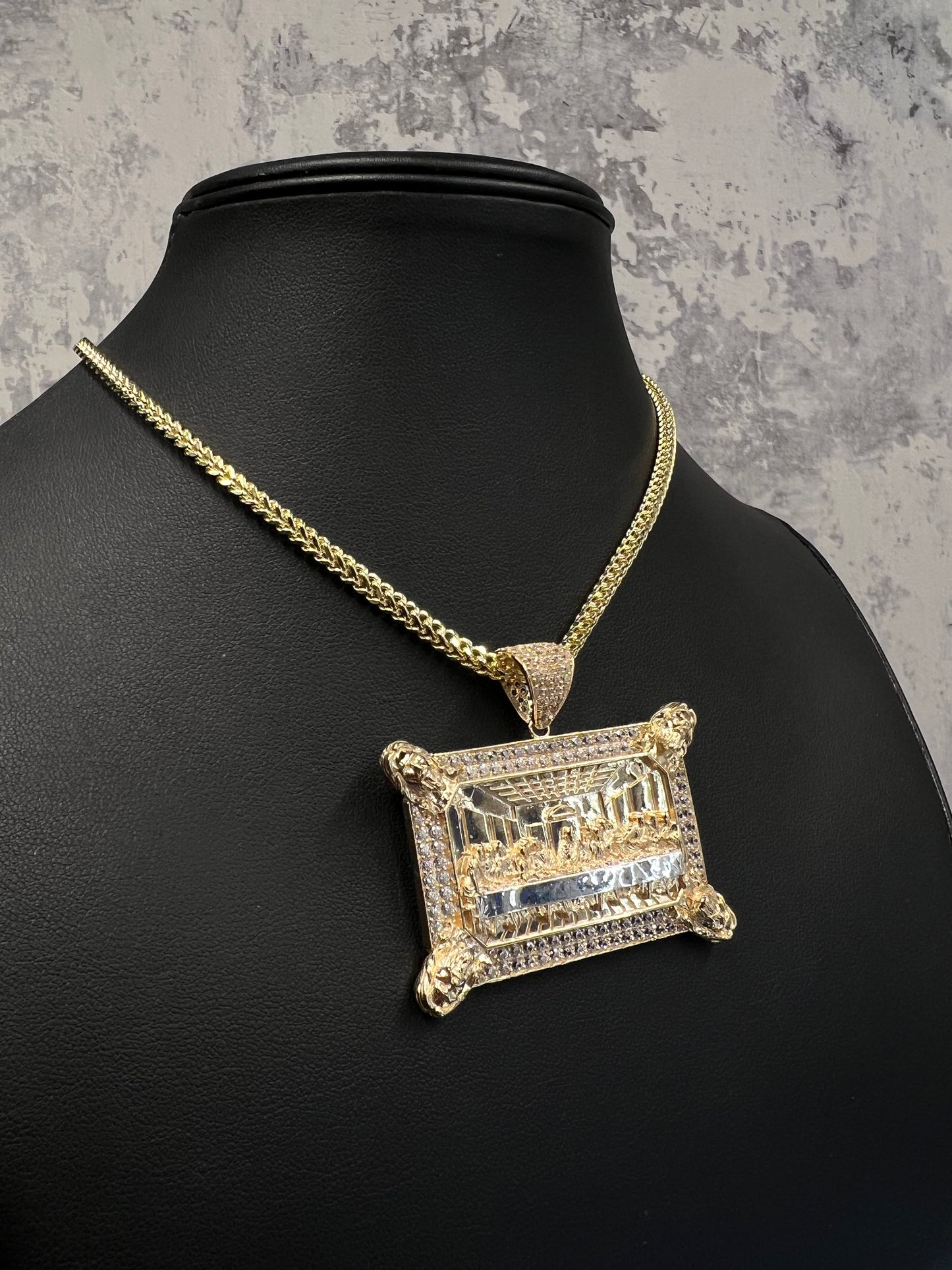 14K FRANCO CHAIN WITH LAST SUPPER PENDANT