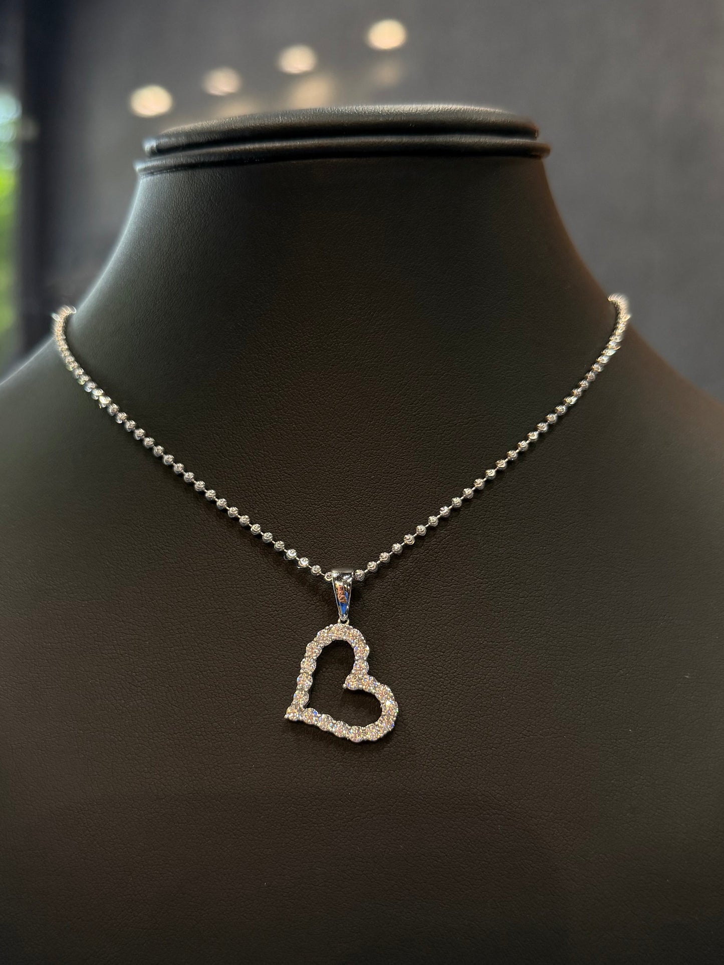 925 MOISSANITE PENDANT & MOON CUT CHAIN