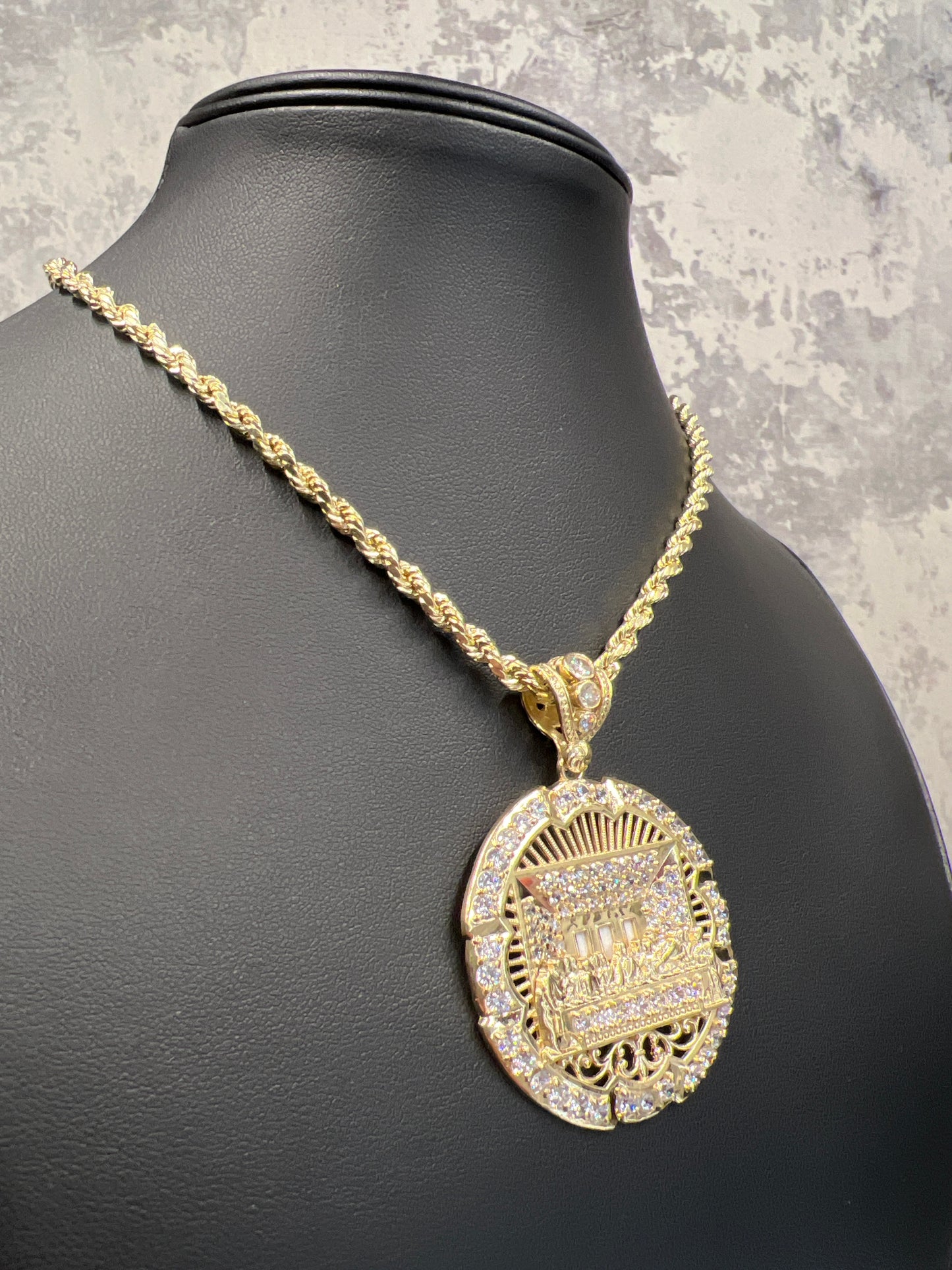 14K HOLLOW ROPE CHAIN WITH SANTA CENA PENDAT