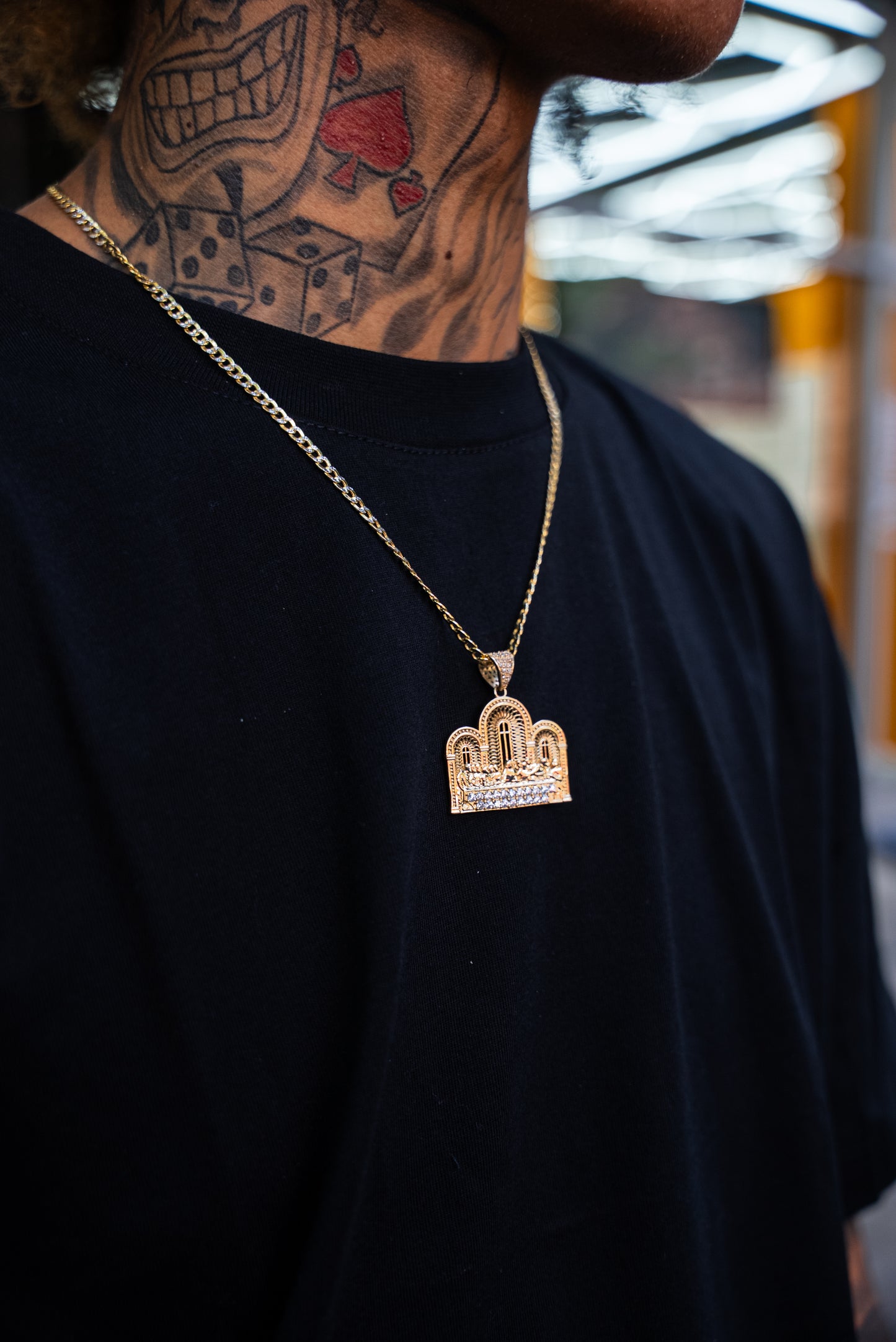 14K HOLLOW CUBAN CHAIN AND SANTA CENA PENDANT