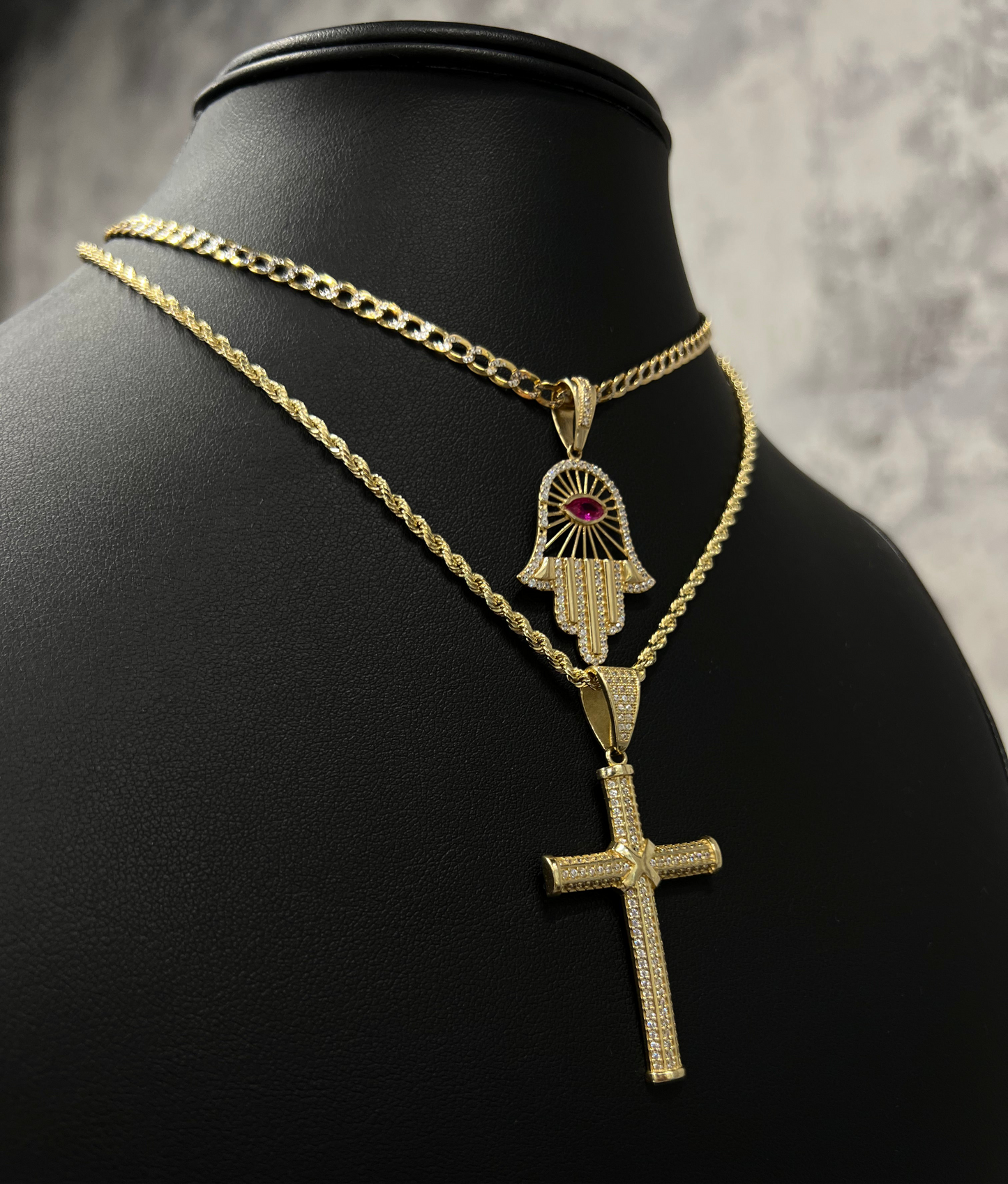 14K HOLLOW CUBAN CHAIN WITH HAMSA PENDANT AND HOLLOW ROPE CHAIN WITH CROSS PENDANT (4PCS)