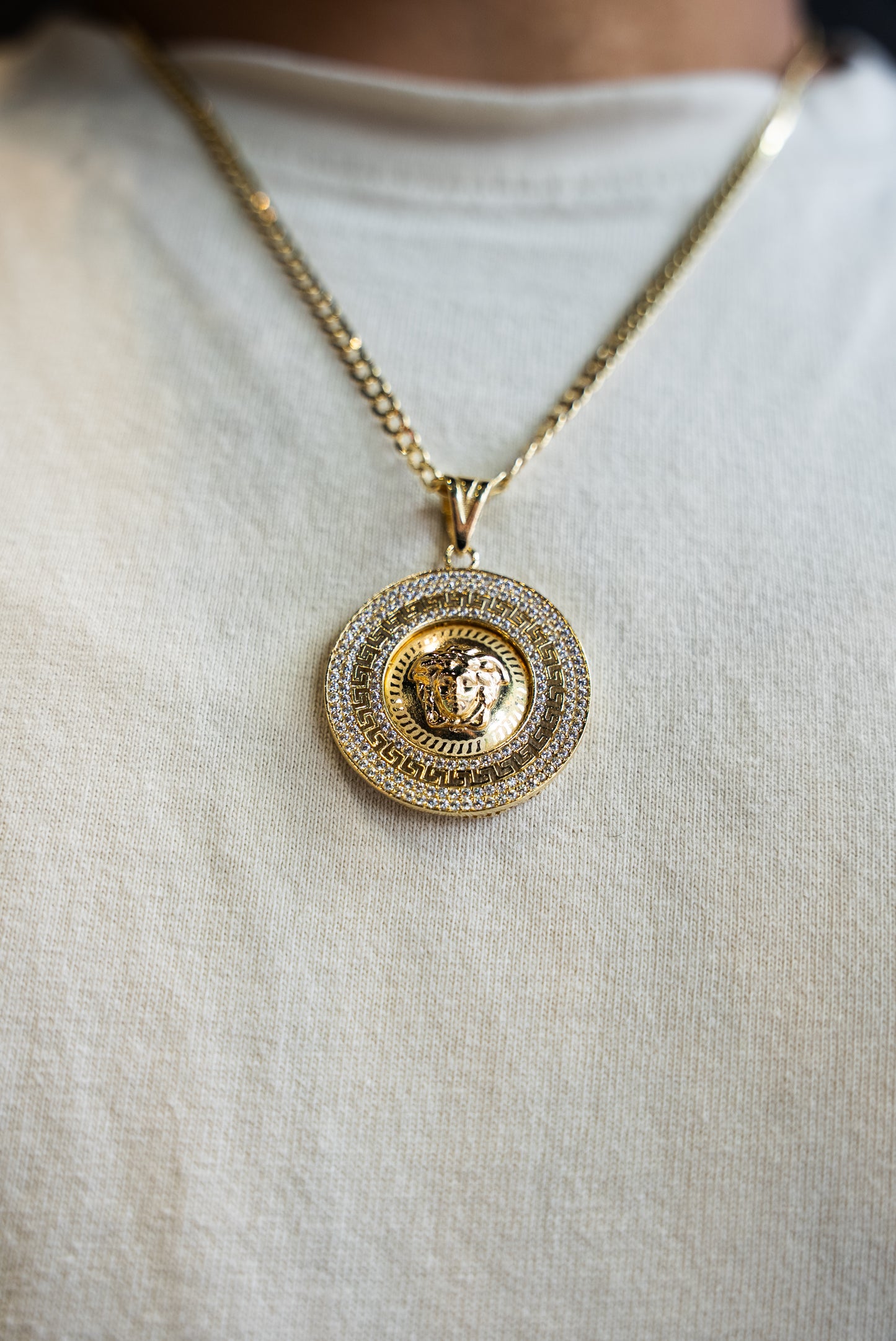 14K HOLLOW CUBAN CHAIN + MEDISA PENDANT