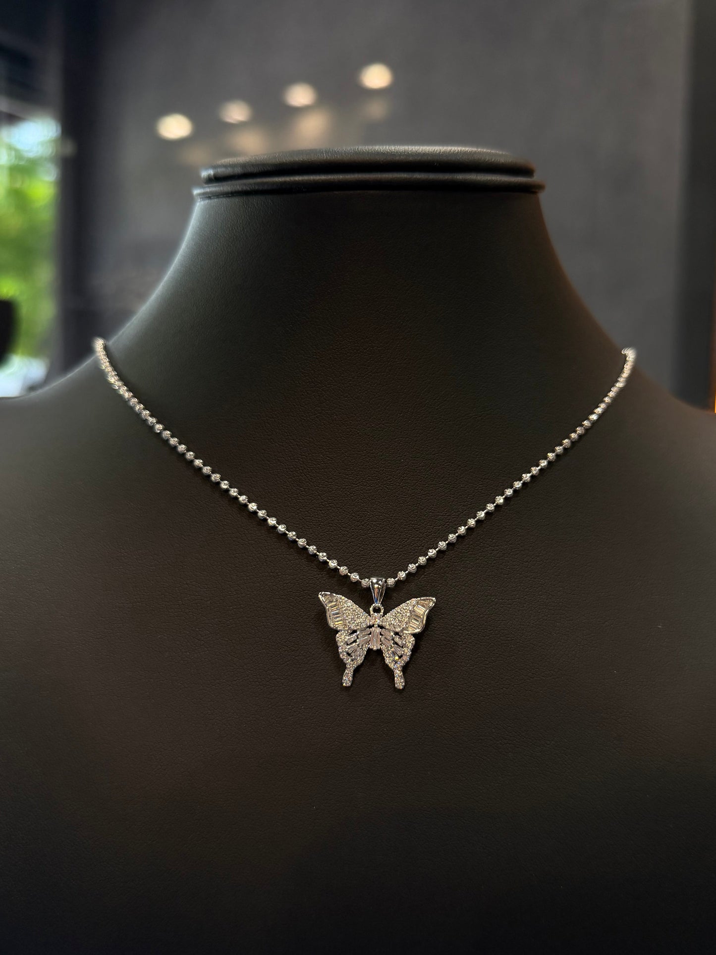 925 MOISSANITE PENDANT & MOON CUT CHAIN