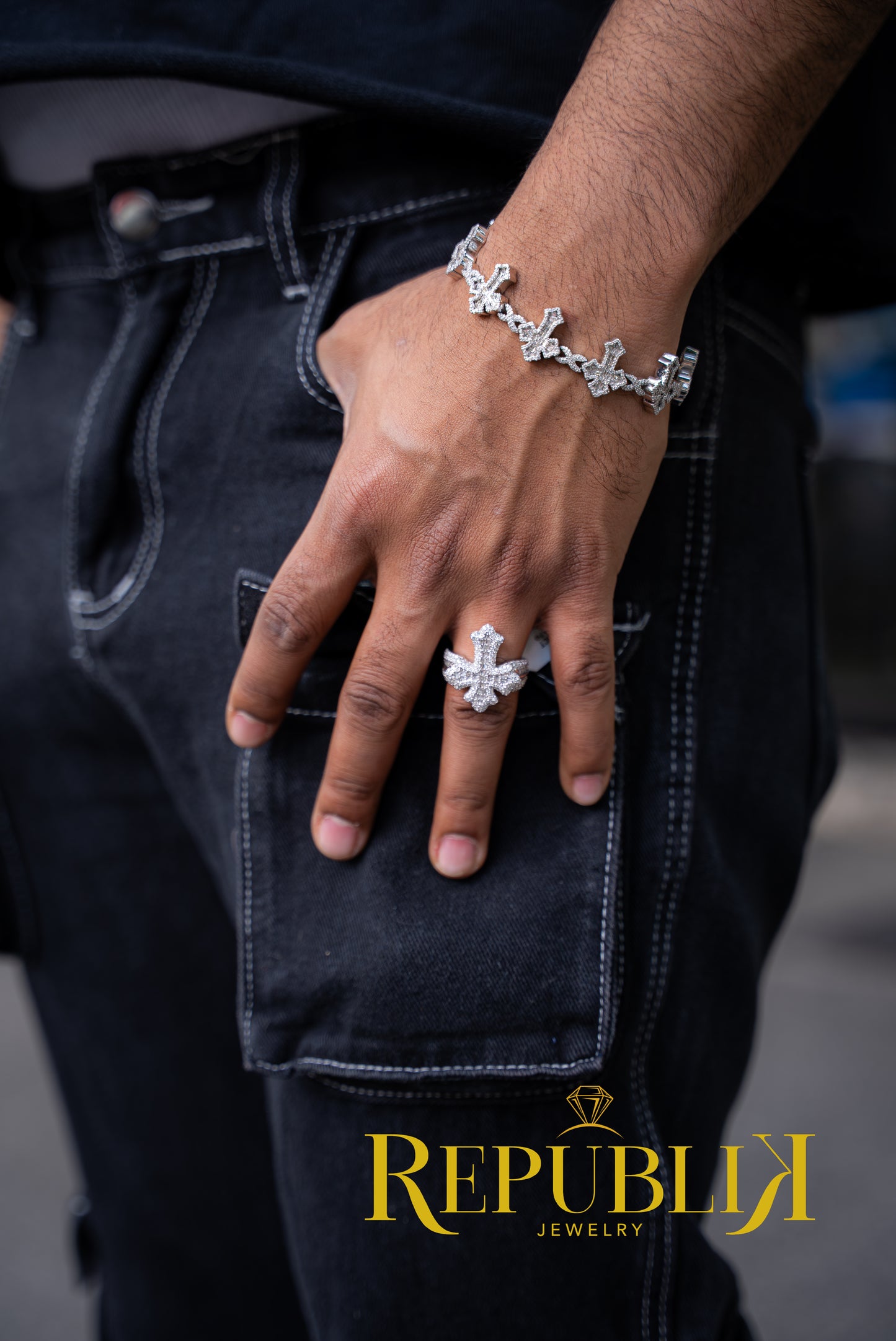 10K VS DIAMONDS CROSS BRACELET