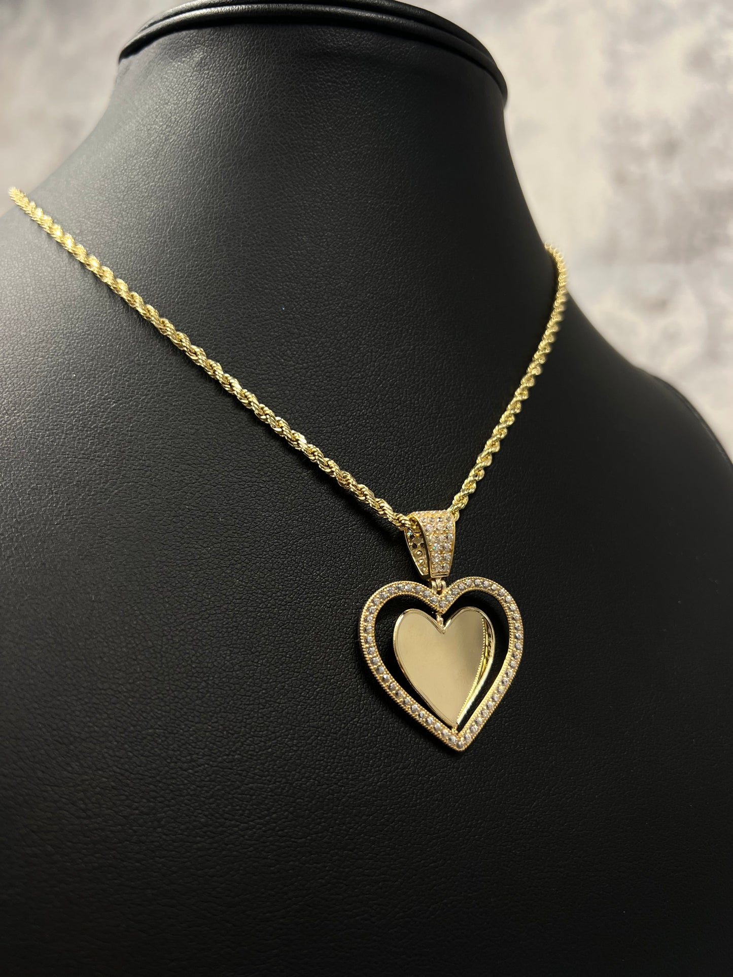 14K HOLLOW ROPE CHAIN WITH HEART “PIC” PENDANT (2 PICTURES)