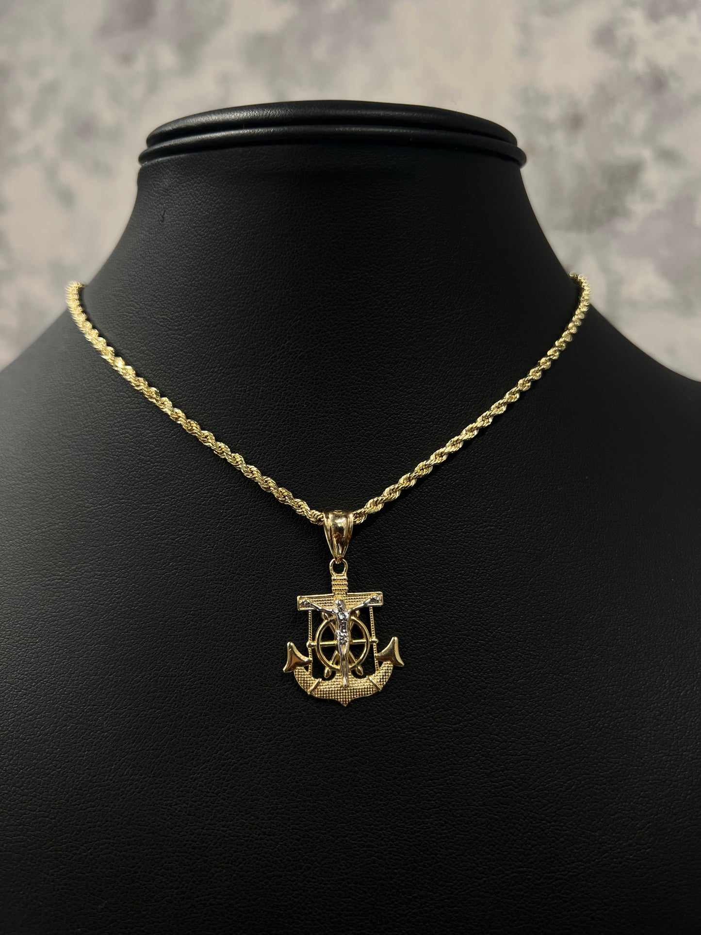 14K HOLLOW ROPE CHAIN WITH ANCHOR JESUS PENDANT