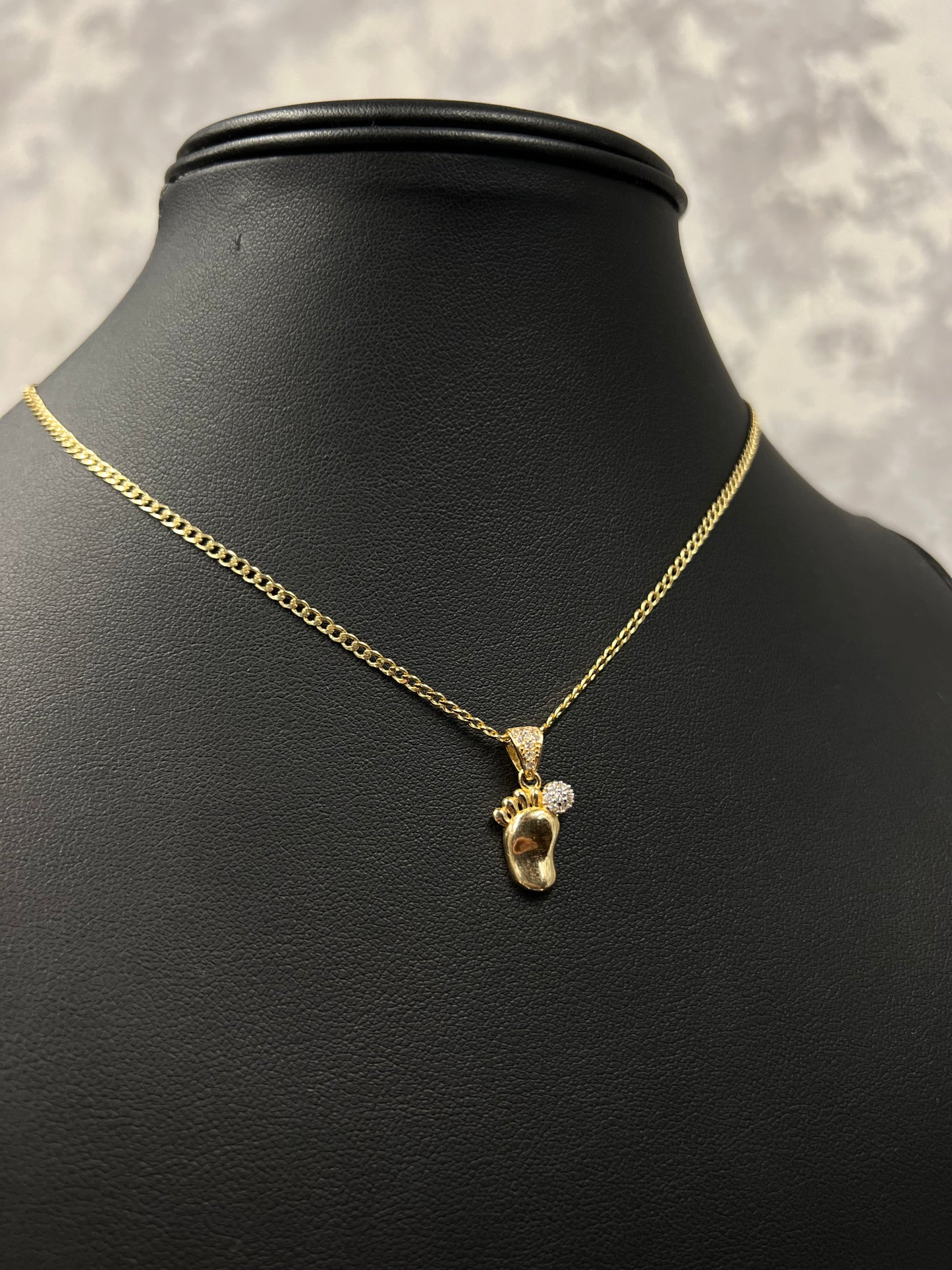 14K HOLLOW CUBAN CHAIN WITH FT PENDANT