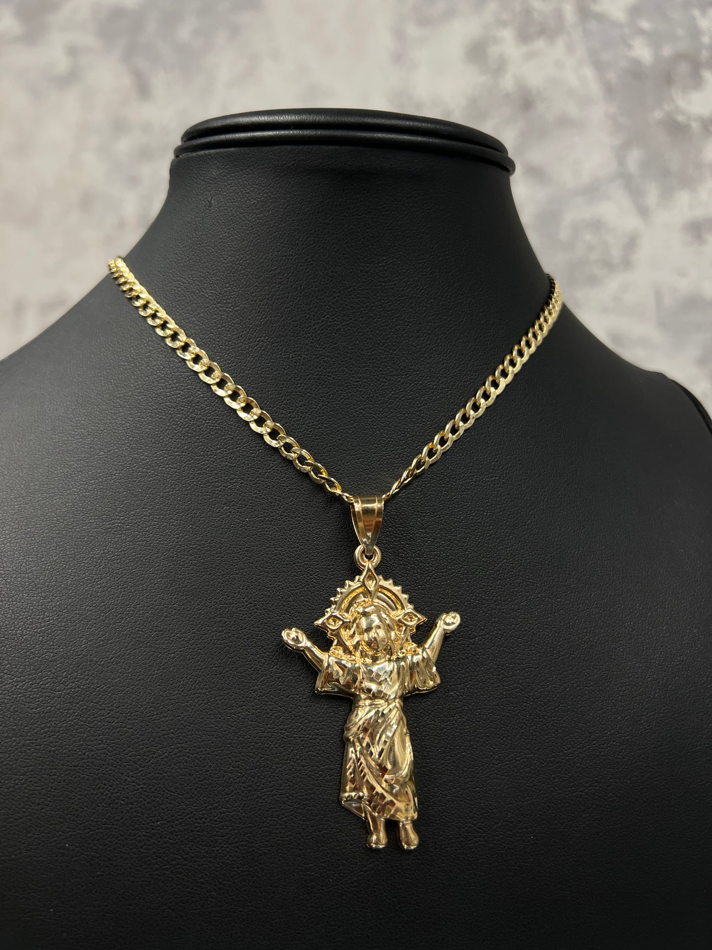 14K HOLLOW CUBAN CHAIN WITH DIVINO NIÑO PENDANT