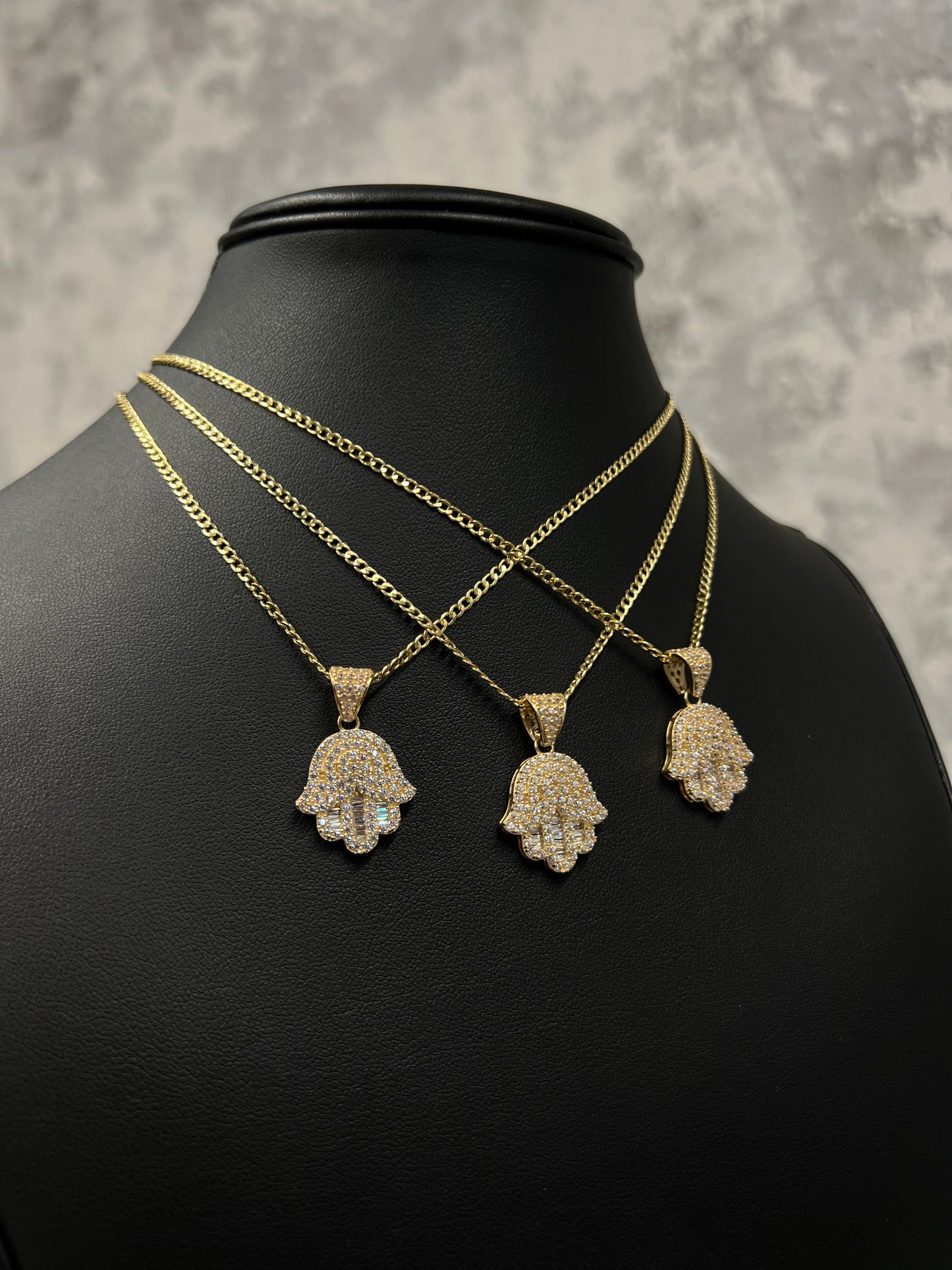 14K HOLLOW CUBAN CHAIN WITH HAMSA PENDANT