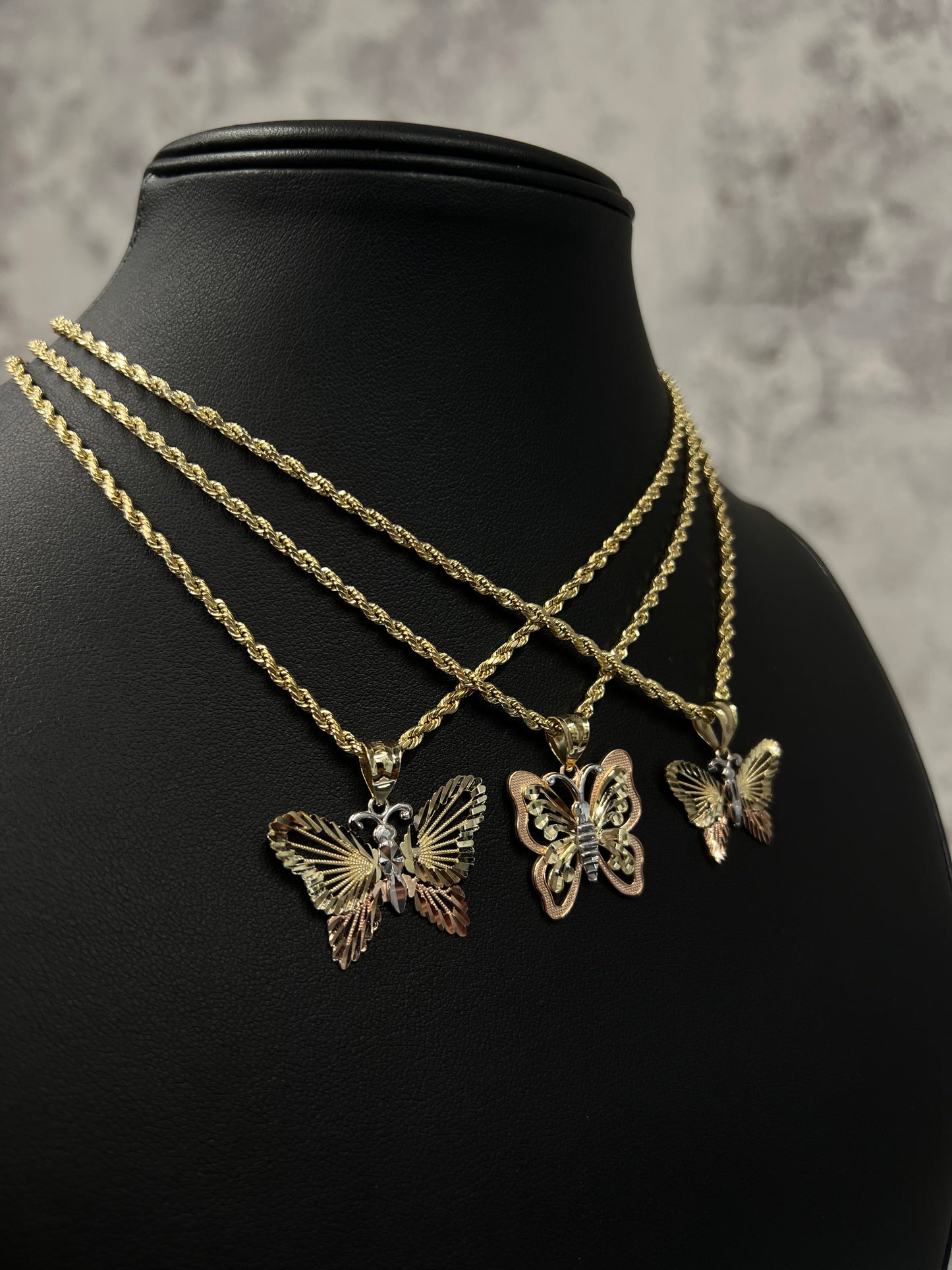 14K HOLLOW ROPE CHAIN WITH BUTTERFLY PENDANT