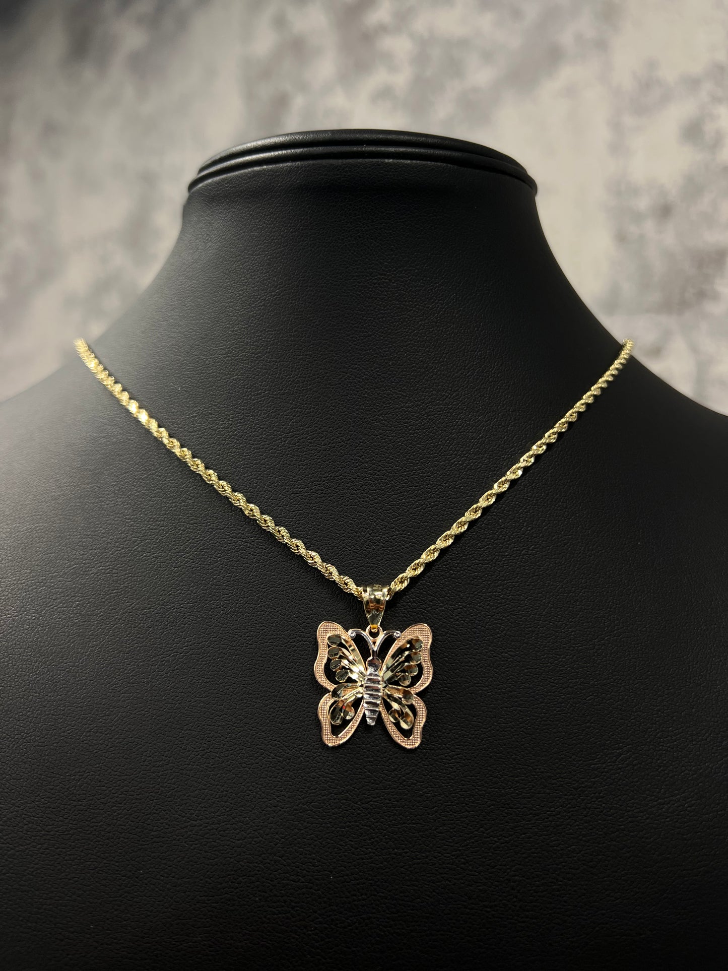 14K HOLLOW ROPE CHAIN WITH BUTTERFLY PENDANT