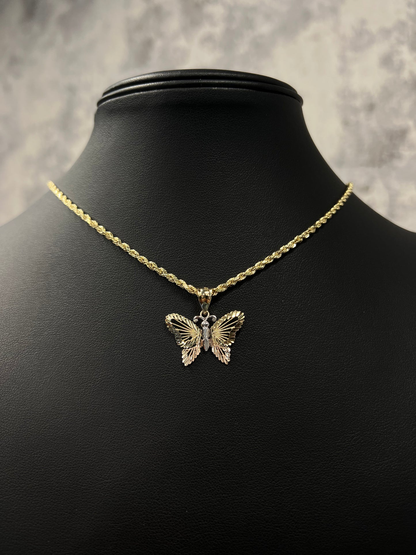 14K HOLLOW ROPE CHAIN WITH BUTTERFLY PENDANT