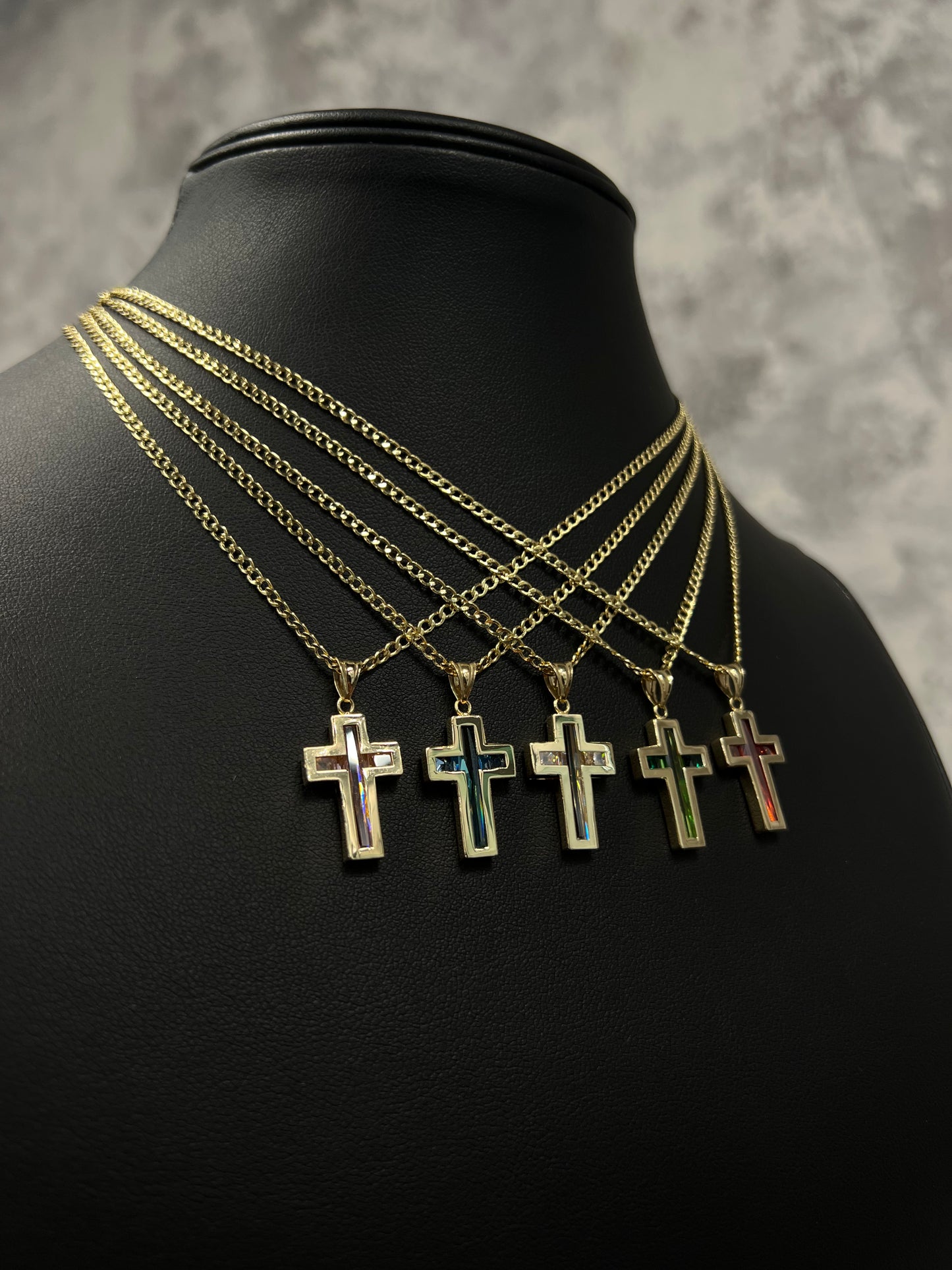 14K HOLLOW CUBAN CHAIN WITH CROSS PENDANT