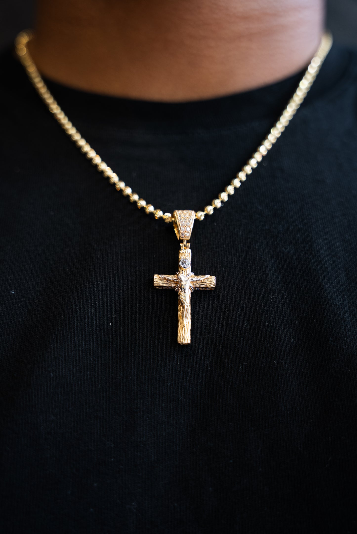14K MOON CUT CHAIN WITH CROSS PENDANT