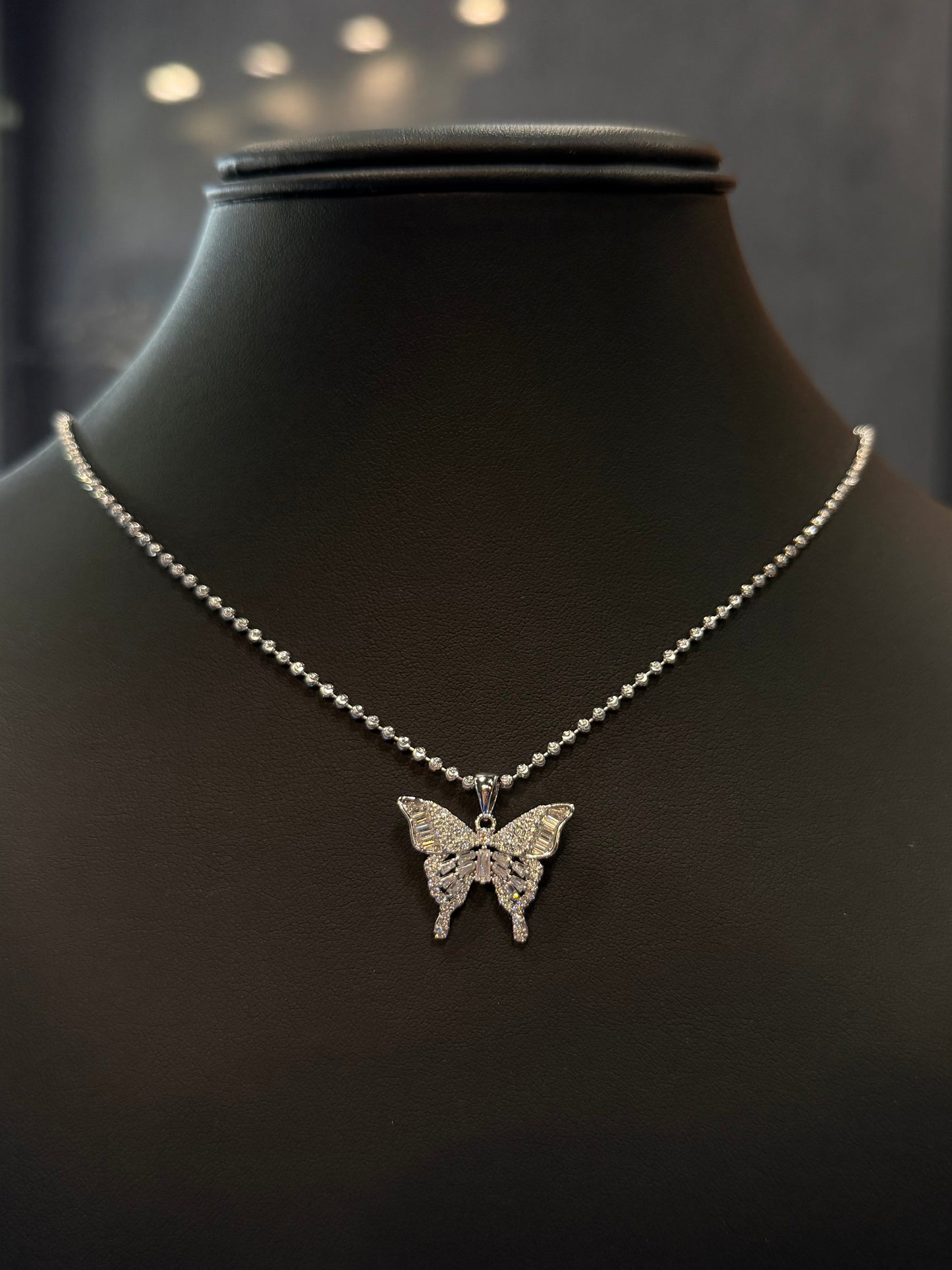 925 MOISSANITE PENDANT & MOON CUT CHAIN