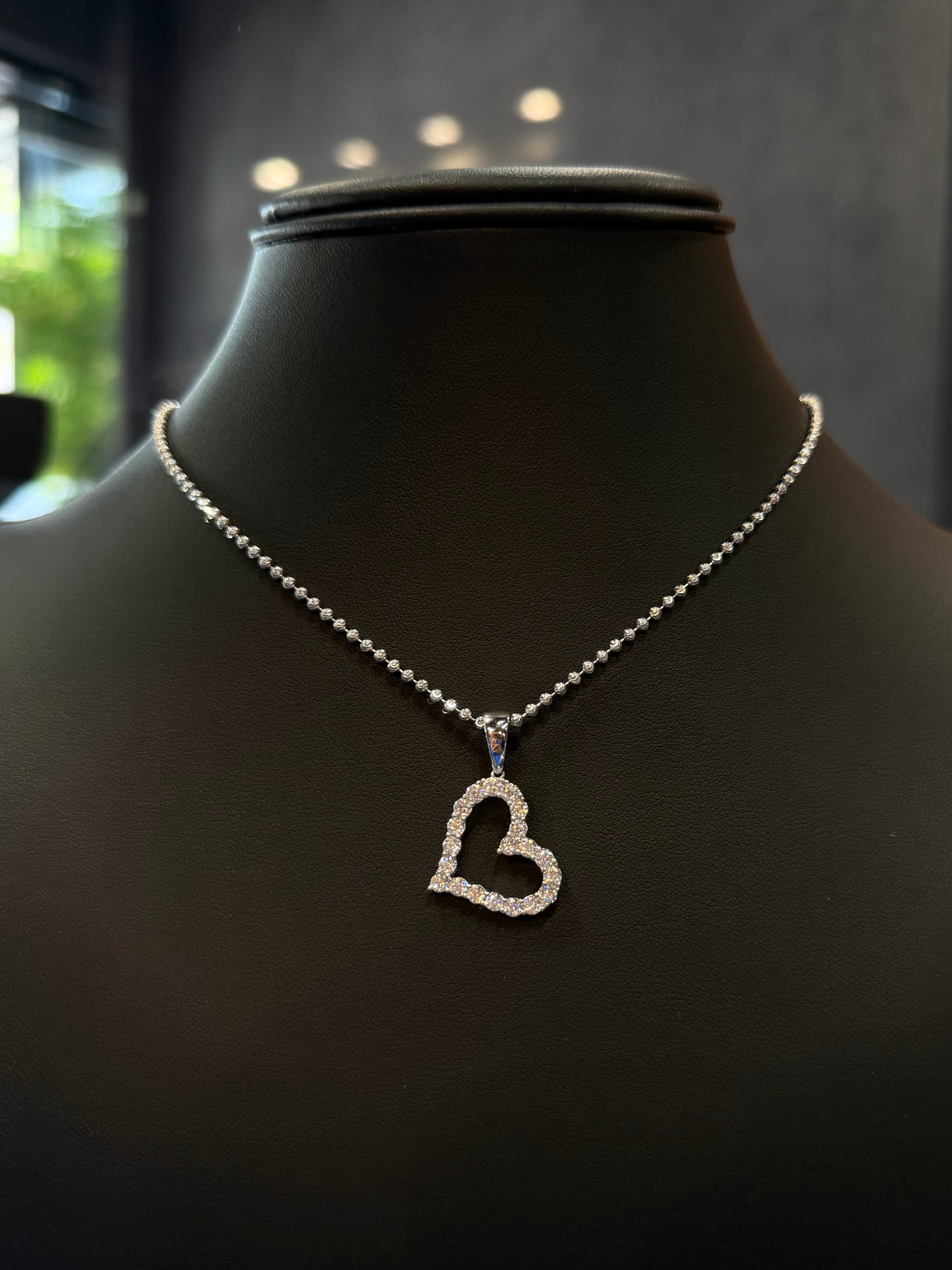 925 MOISSANITE PENDANT & MOON CUT CHAIN