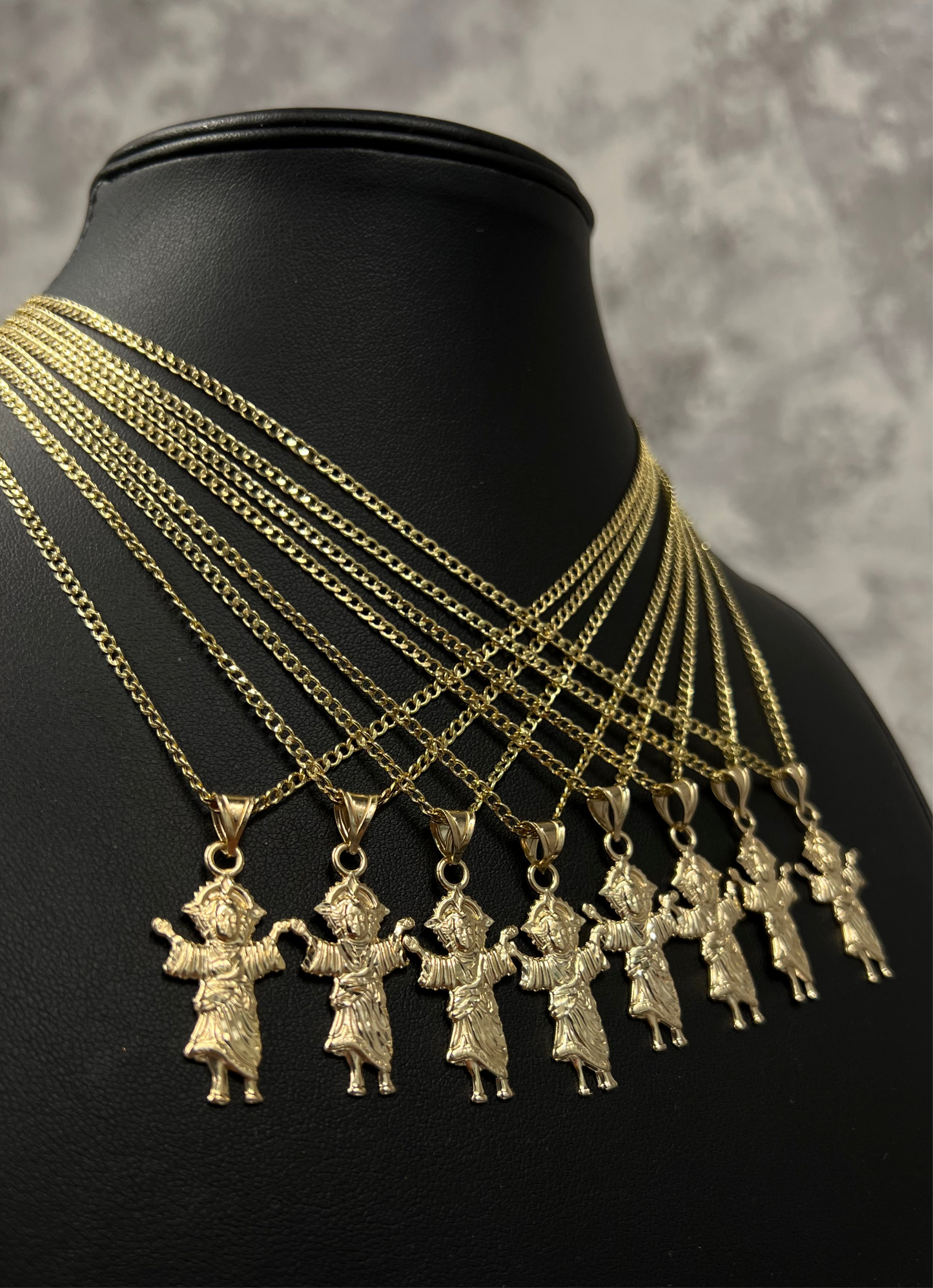 14K HOLLOW CUBAN CHAIN WITH DIVINO NINO PENDANT