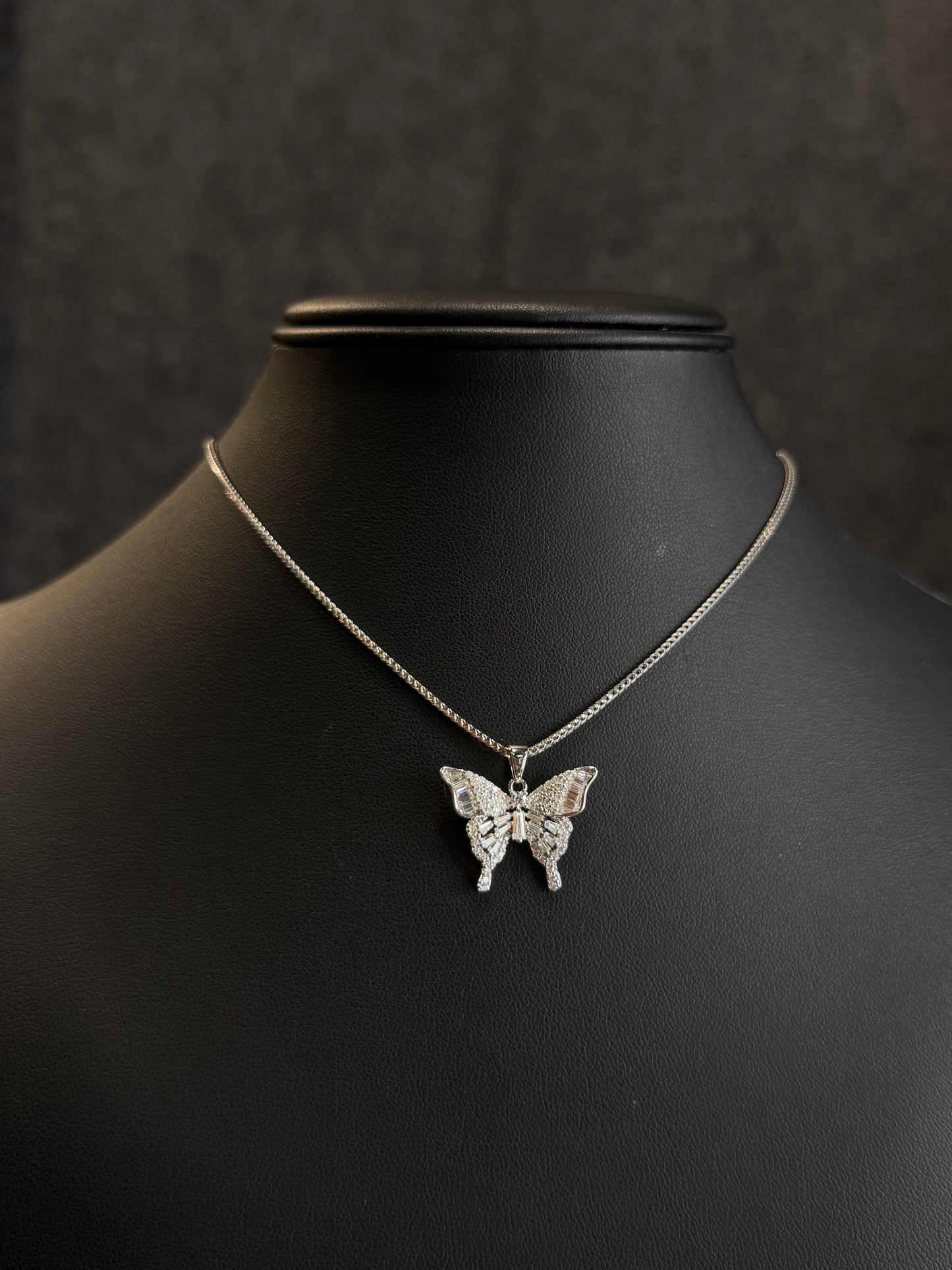 925 MOISSANITE PENDANTS + CHAIN