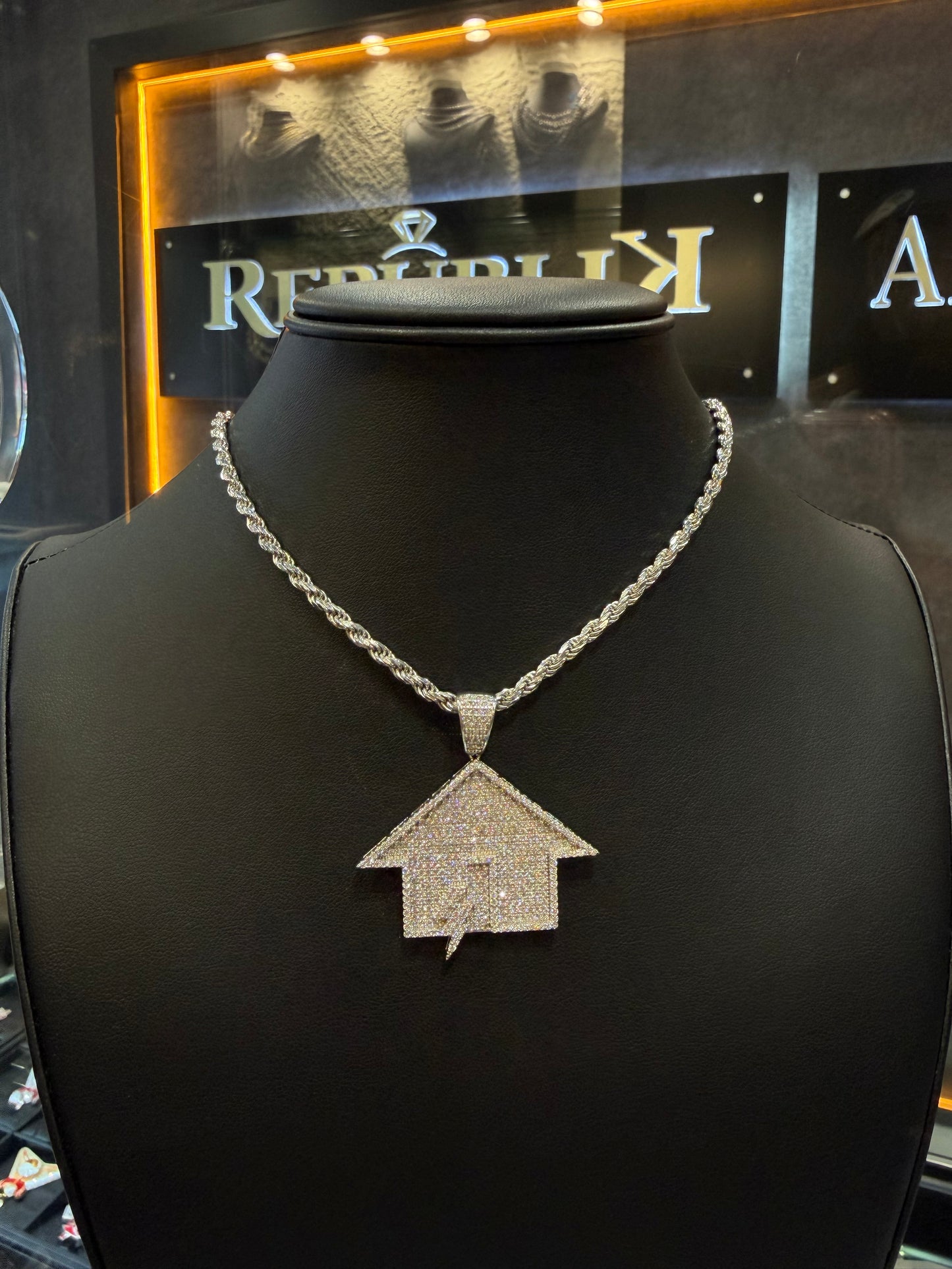 925 TRAP HOUSE PENDANT + SOLID ROOE CHAIN WHITE GOLDPLATED