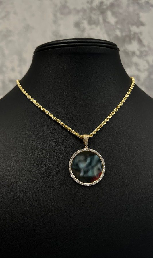 14K HOLLOW ROPE CHAIN WITH PICTURE PENDANT
