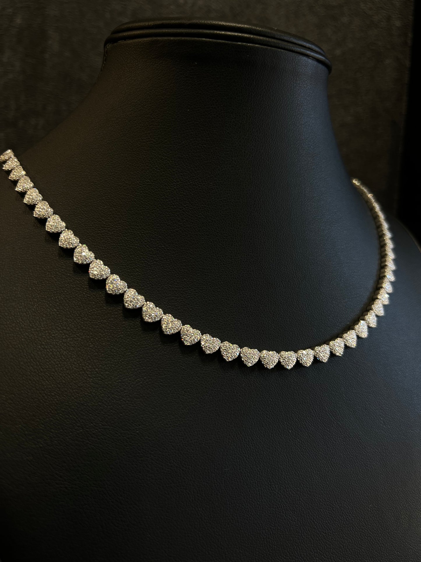 MOISSANITE CHOKER DE CORAZON