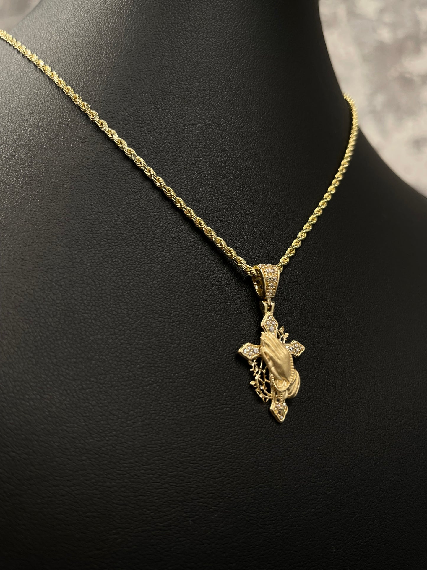 14K HOLLOW ROPE CHAIN + CROSS PENDANT