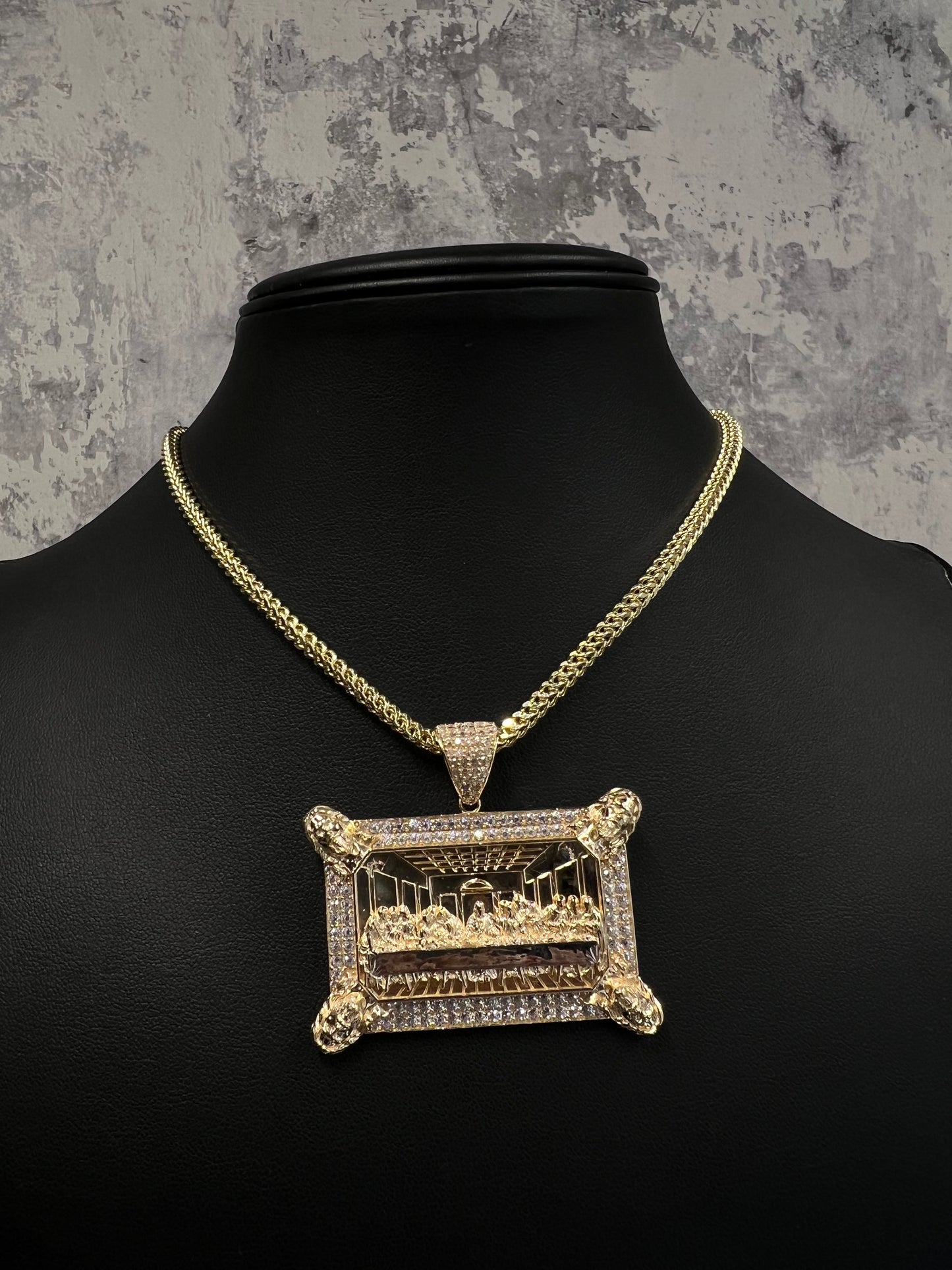 14K FRANCO CHAIN WITH LAST SUPPER PENDANT