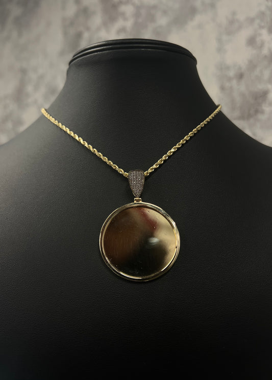 14K HOLLOW ROPE CHAIN WITH PICTURE PENDANT