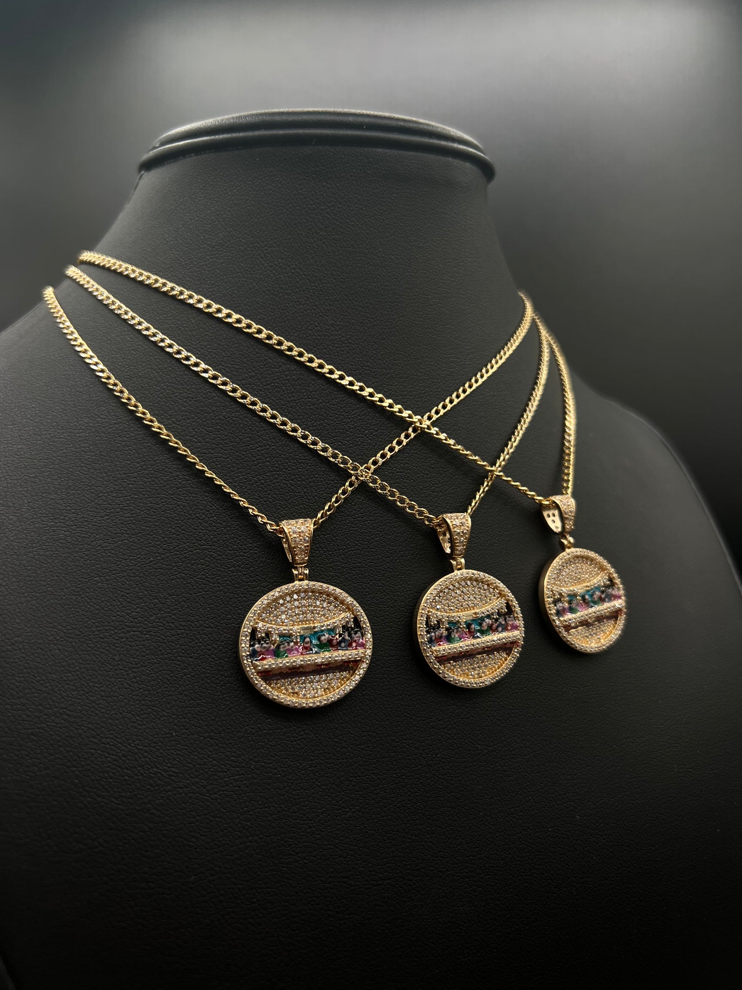 14K HOLLOW CUBAN CHAIN “ TWO TONES “ AND LAST SUPPER PENDANT