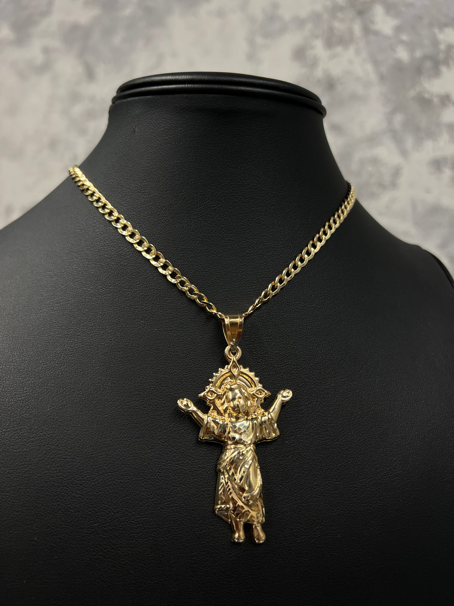 14K HOLLOW CUBAN CHAIN WITH DIVINO NIÑO PENDANT