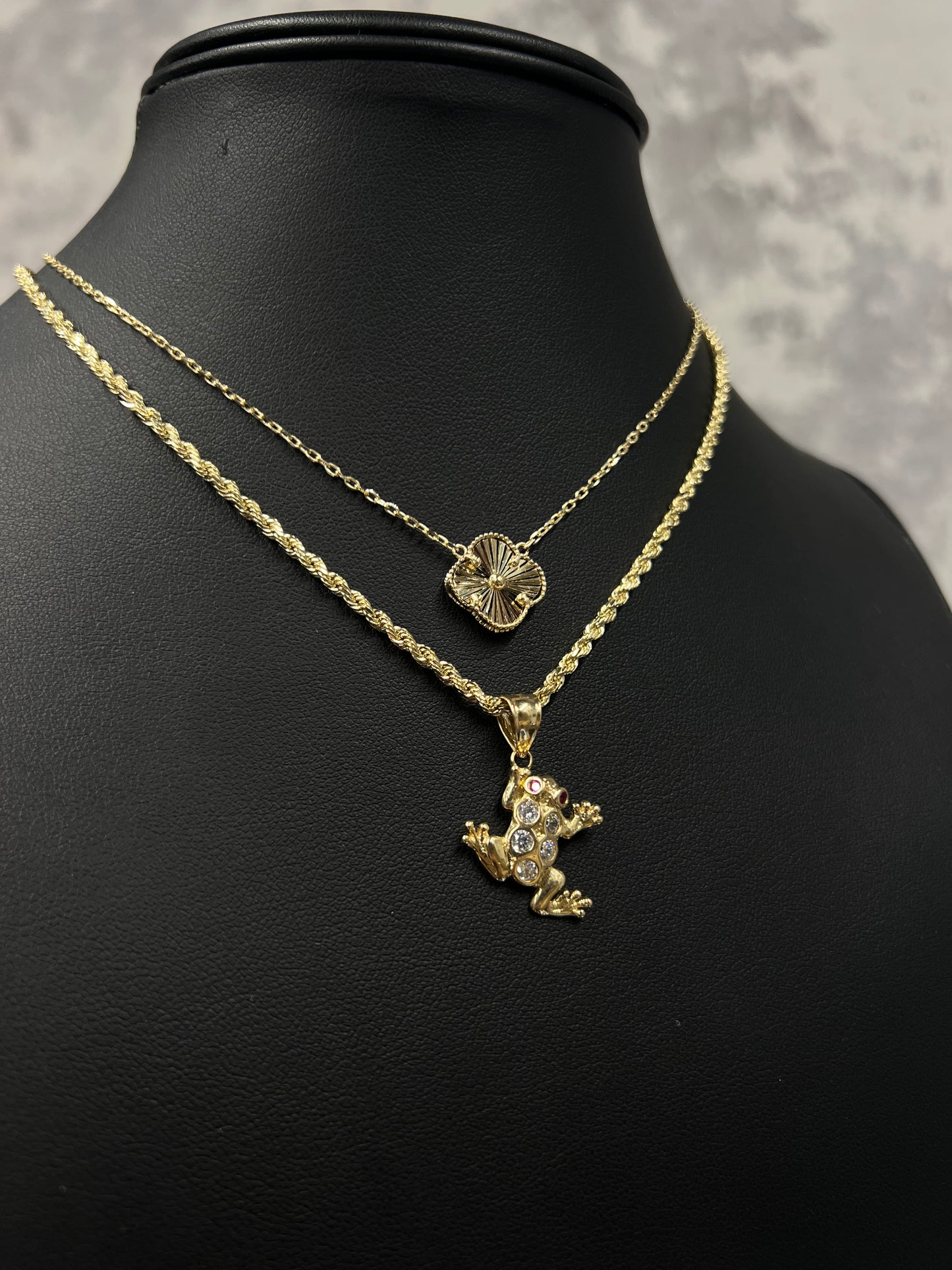 14K LUXURY NECKLACE AND HOLLOW ROPE CHAIN WITH FROG PENDANT