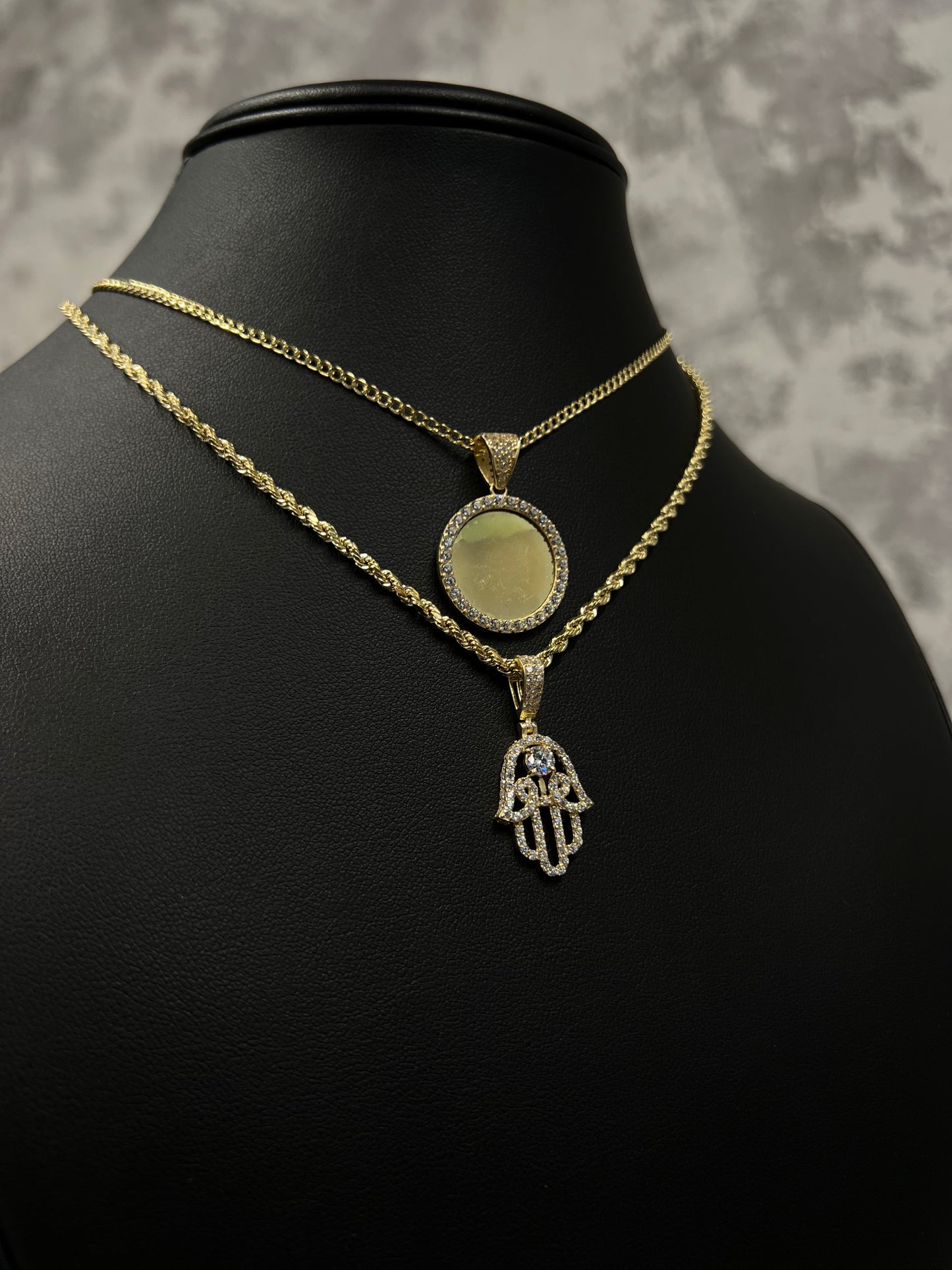 14K HOLLOW CUBAN CHAIN WITH PIC PENDANT AND HOLLOW ROPE CHAIN WITH HAMSA PENDANT (4PCS)
