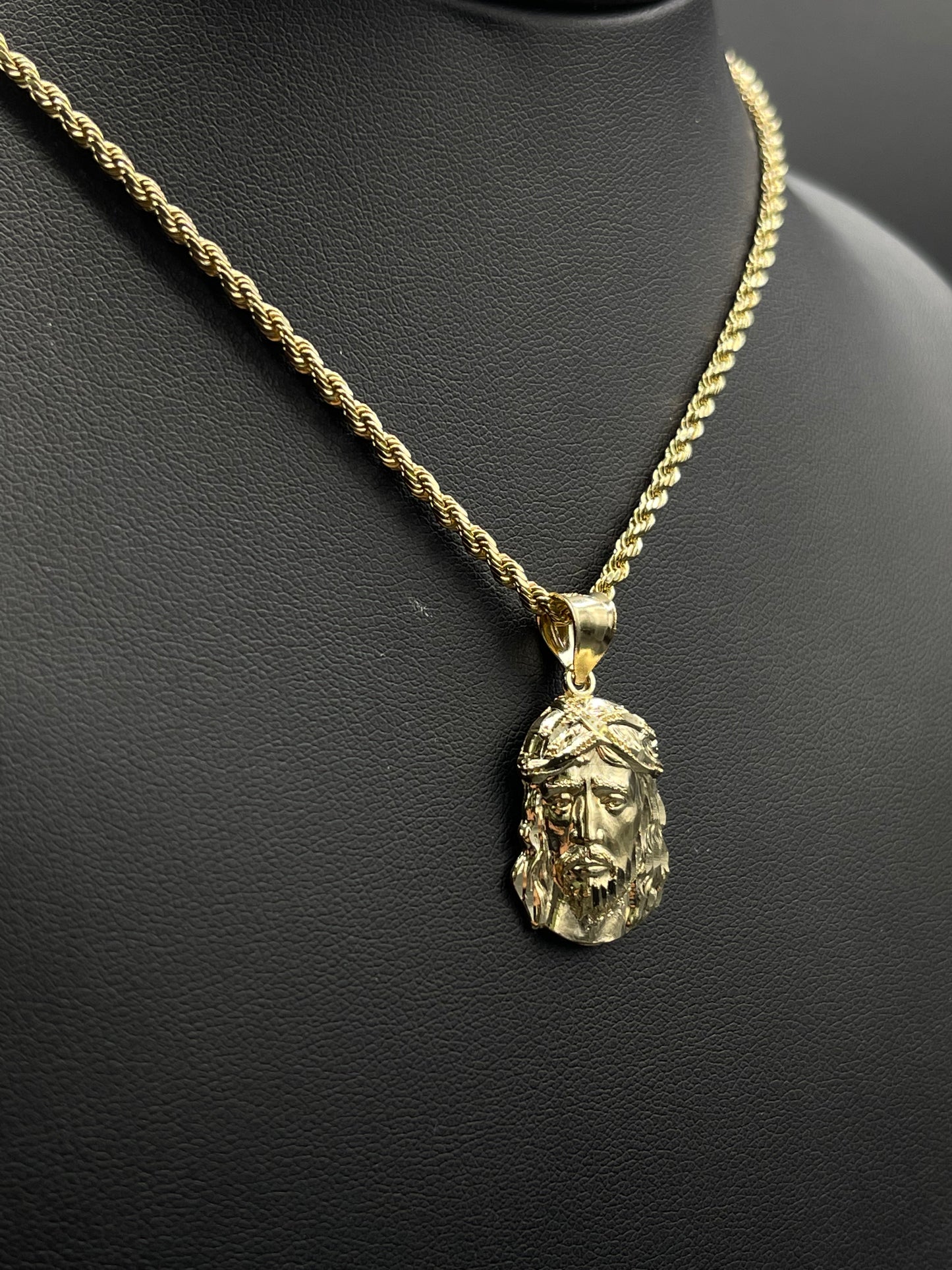 14K Rope Chain 2.5MM With Jesus Head Pendant