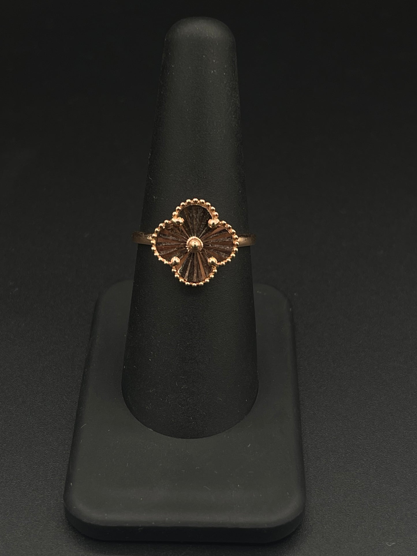 ROSE CLOVER RING